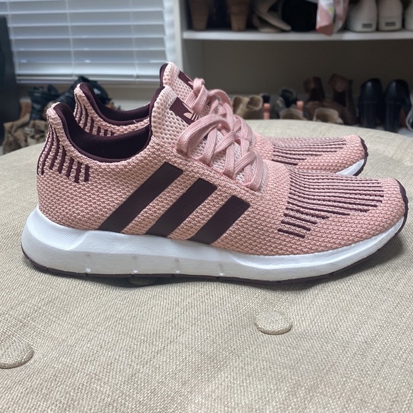 Practically brand new womens Adidas running shoe. - Picture 5 of 9